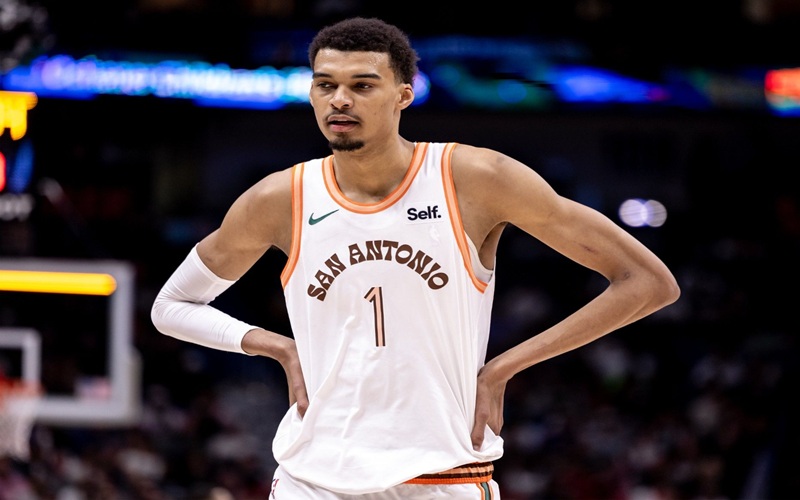 NBA只发生过一次,如今马刺再次复制